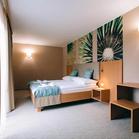 - Terme מלון דוברנה